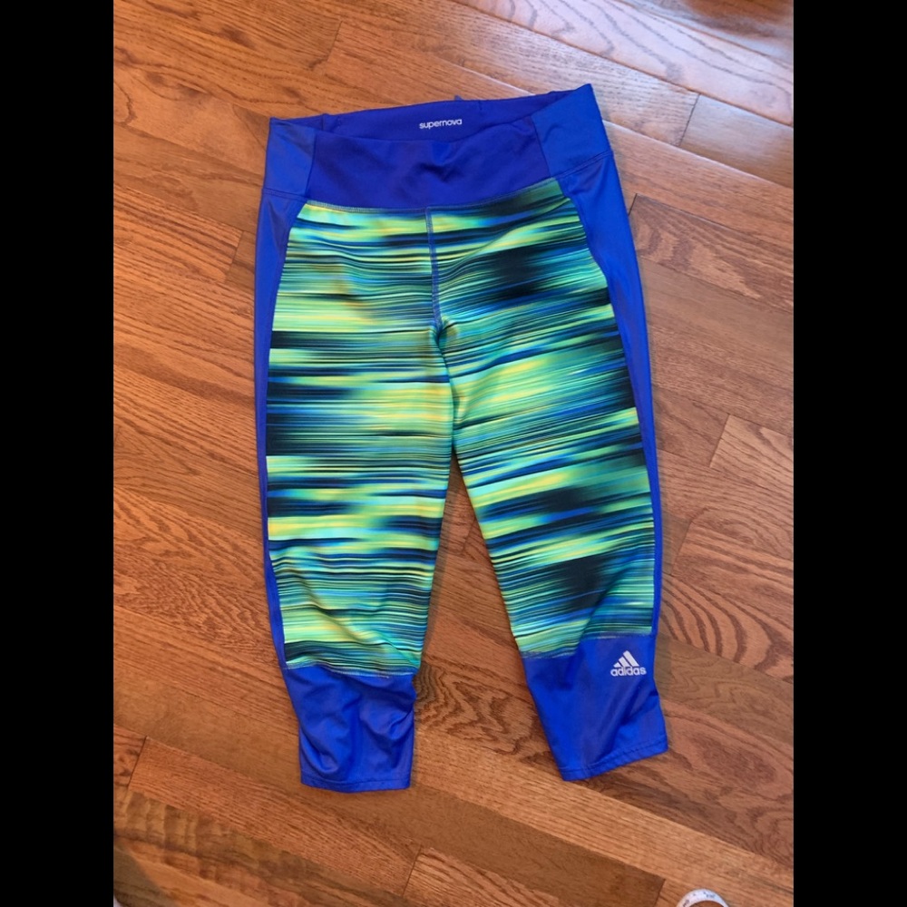 Adidas Supernova Exercise Capris.  Sz S.   EUC!